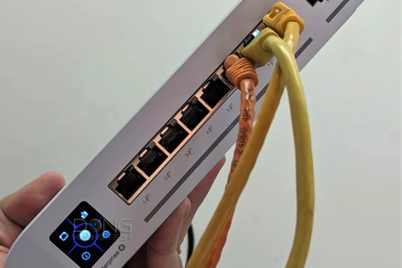 Ubiquiti UniFi Enterprise 8 PoE