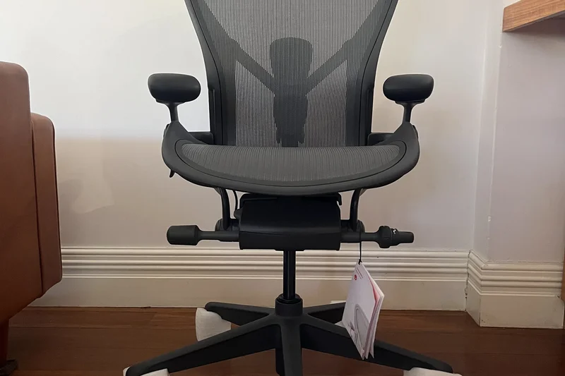 Herman Miller Aeron (重制版)