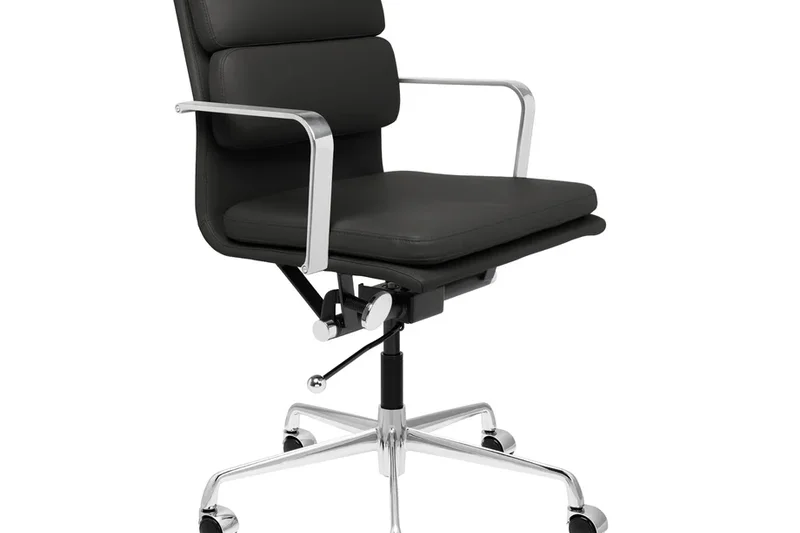 Laura Davidson SOHO Management Chair