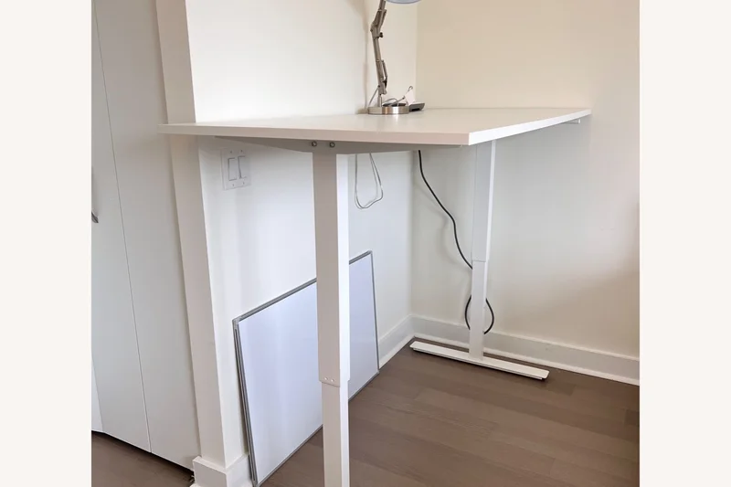 TROTTEN Sit/Stand Desk