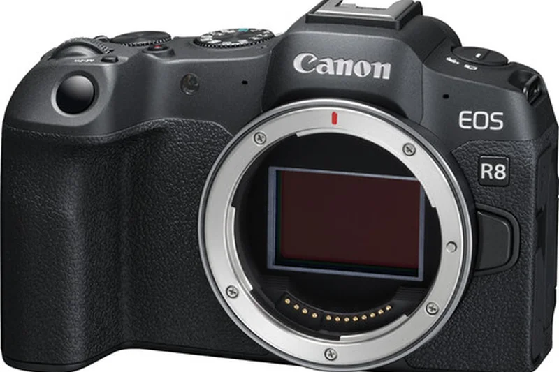 Canon EOS R8