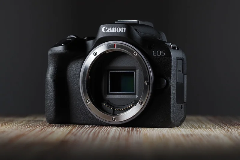 Canon EOS R50