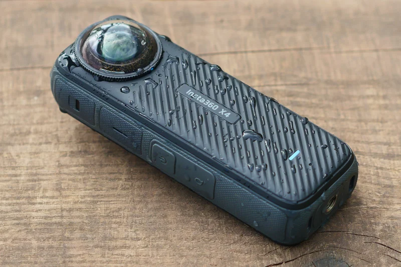 Insta360 X4