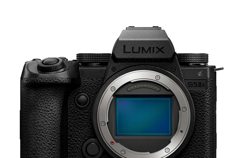 Panasonic Lumix S5 IIX