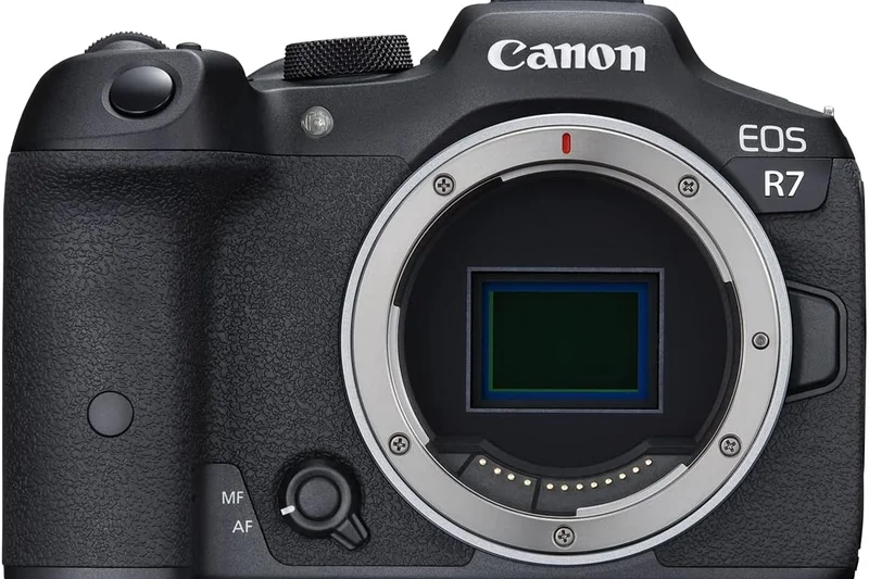 Canon EOS R7