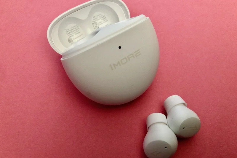 1MORE ComfoBuds Mini