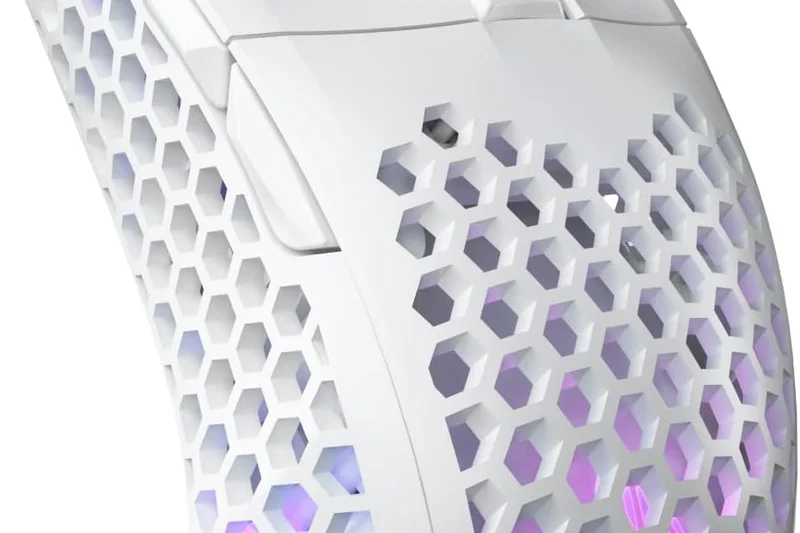 Cooler Master MM711 RGB-LED 轻量化60克有线游戏鼠标