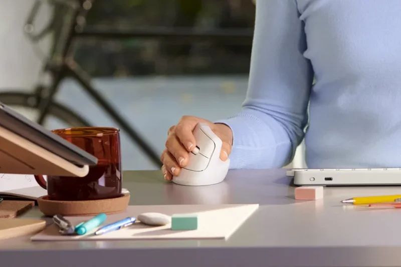Logitech Lift 垂直人体工学鼠标