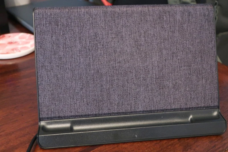 Fire HD 8 Plus 带无线充电底座