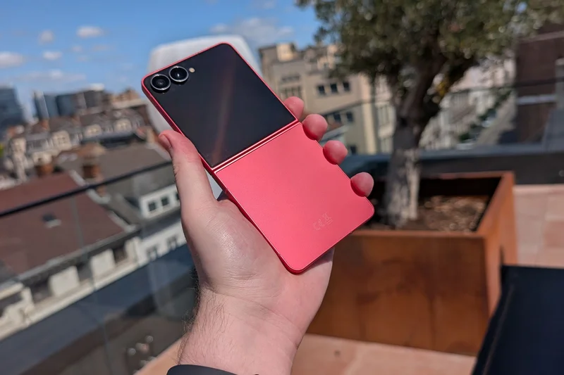 Samsung Galaxy Z Flip 7