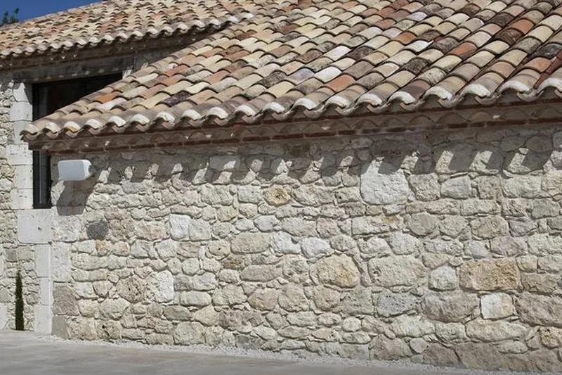 Bowers & Wilkins AM-1