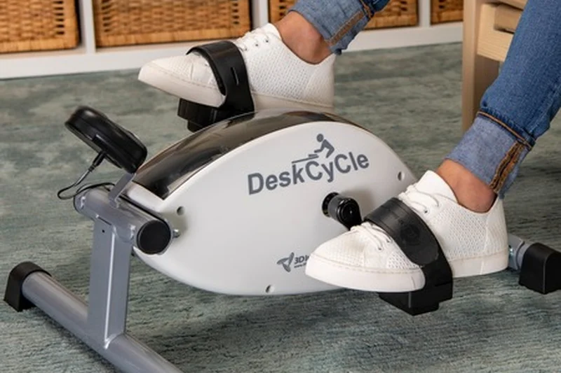 DeskCycle 桌面下脚踏健身器