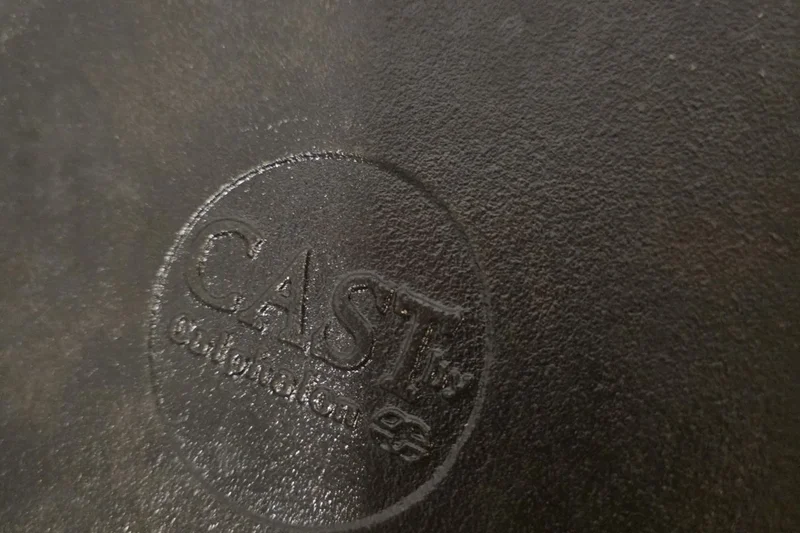 Calphalon Pre-Seasoned Cast Iron Skillet 12-inch