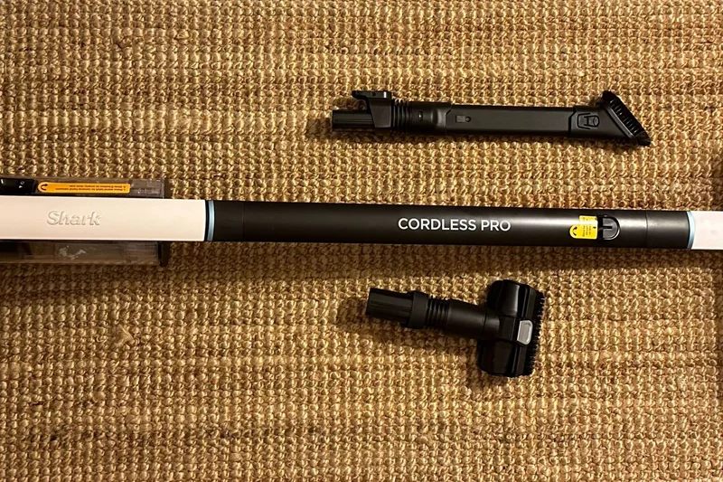 Shark Cordless Pro IZ562H