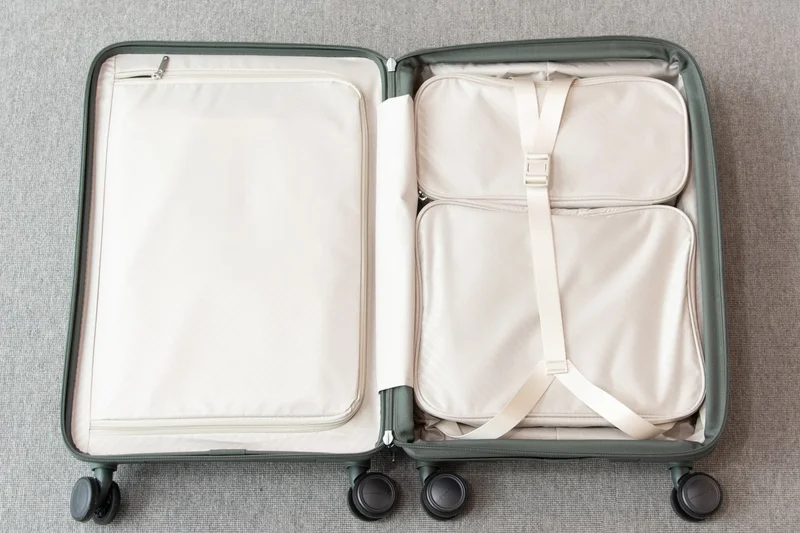 Samsonite Freeform 大型万向轮行李箱 28 英寸